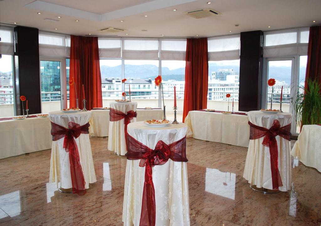 Aparthotel Premier Podgorica Restaurant foto